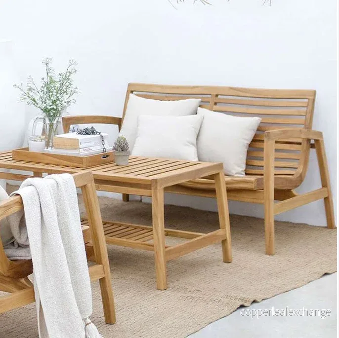 LOVINA TEAK LOUNGE SET – Soffa, 2 Fåtöljer & Soffbord i Teak LOVINA TEAK LOUNGE SET – Soffa, 2 Fåtöljer & Soffbord i Teak