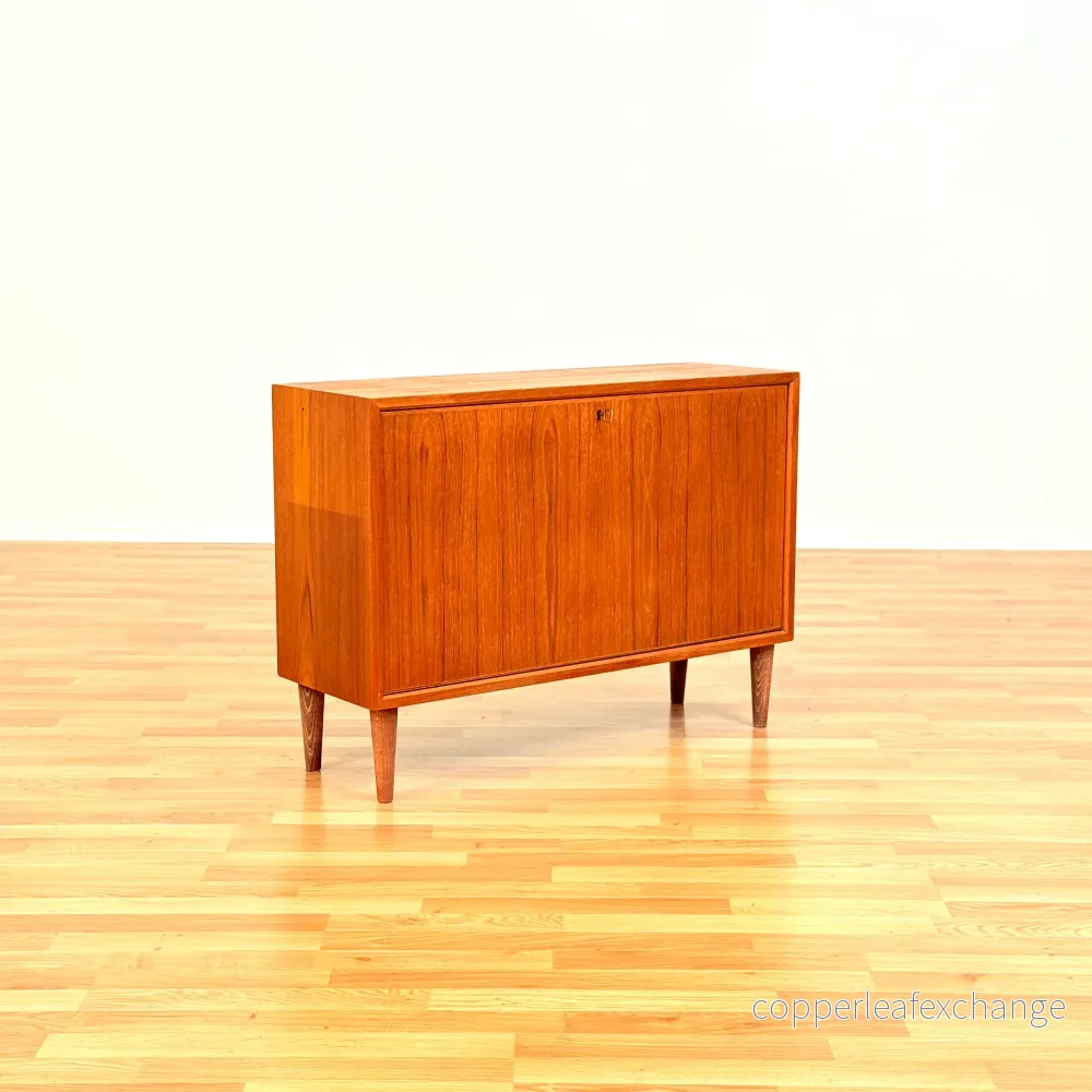 Svensk skänk i teak Svensk skänk i teak