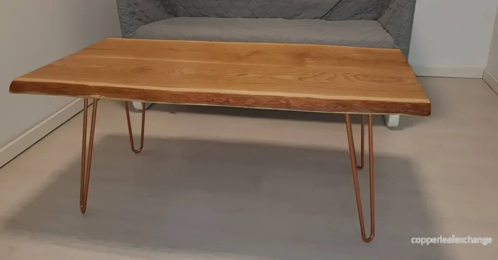 Vardagsrum Ekbord Live Edge med rosé ben