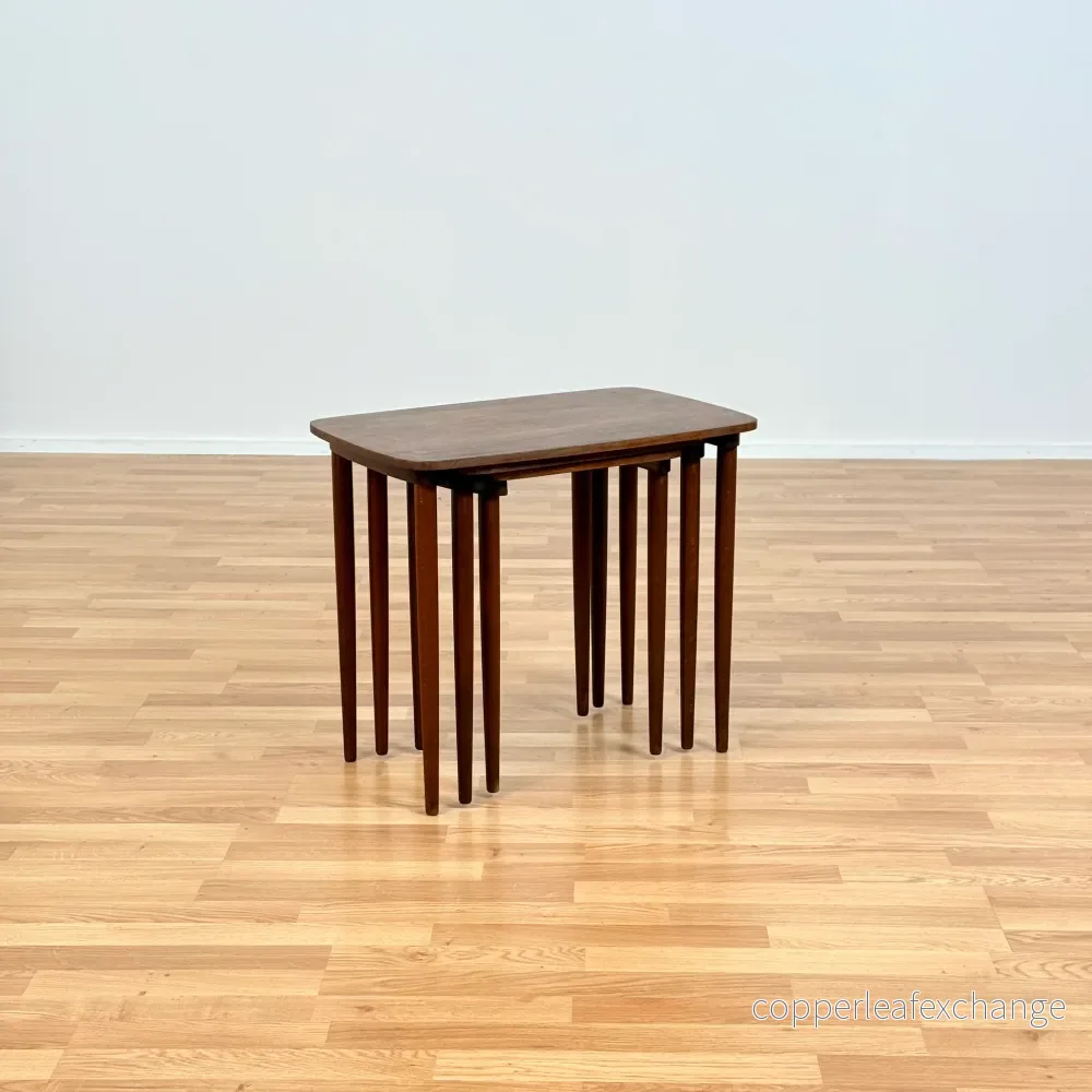 Danskt set med nästlade bord i teak och bok - Bild 3