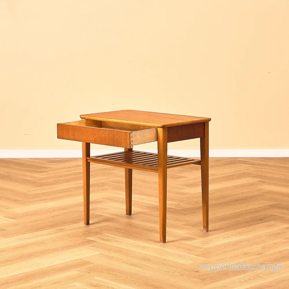 Svensk sängbord i bok och teak från Svensk Möbelindustri - Bild 2