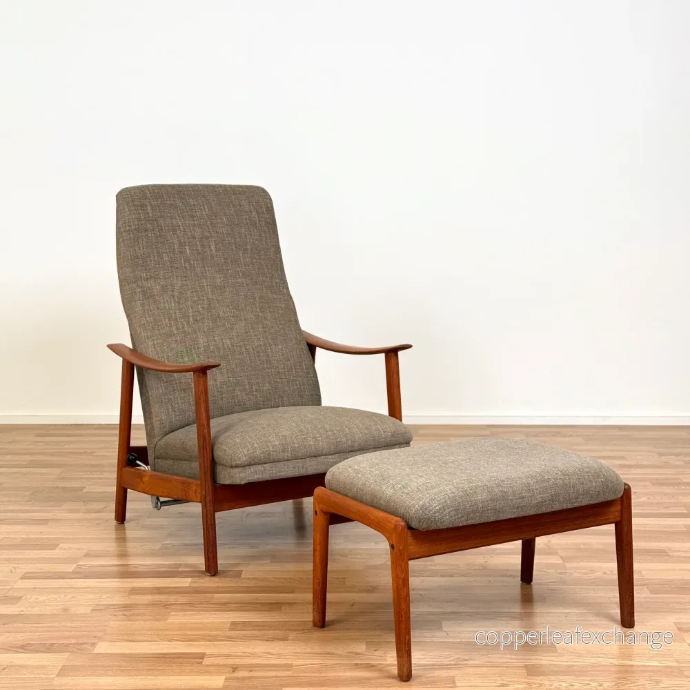 Fåtölj och pall i teak av Stokke Møbelfabrikk, 1950-60-tal, Norge
