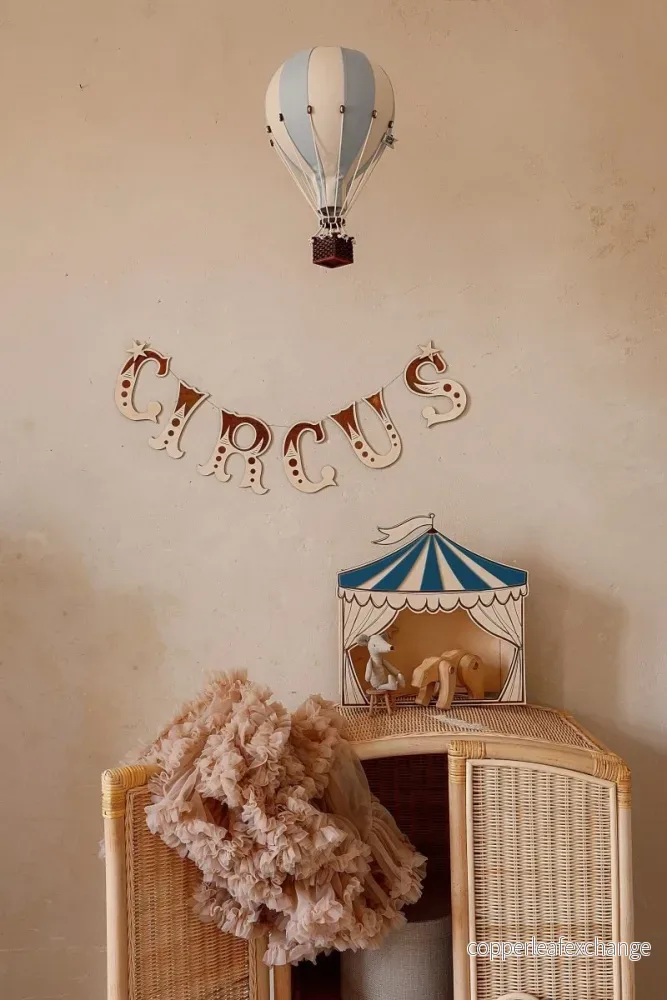 CIRKUS – Dekorativ trägirlang för barnrummet CIRKUS – Dekorativ trägirlang för barnrummet
