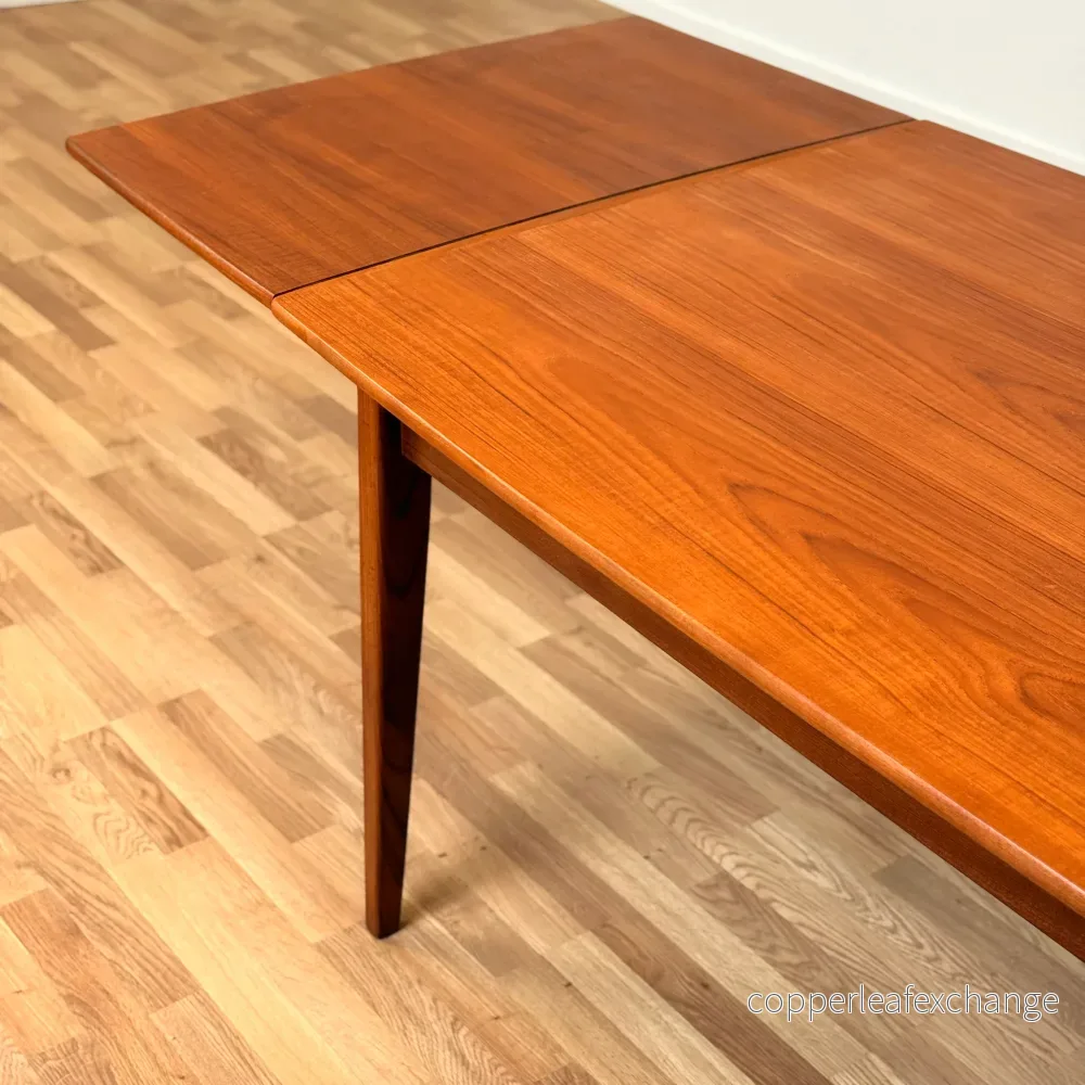 Dansk rektangulärt matbord i teak och valnötträ - Bild 3