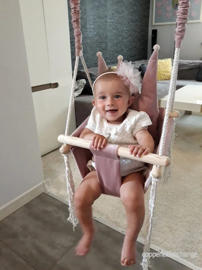 Bebisgunga med kronrygg – Dusty Pink Bebisgunga med kronrygg – Dusty Pink