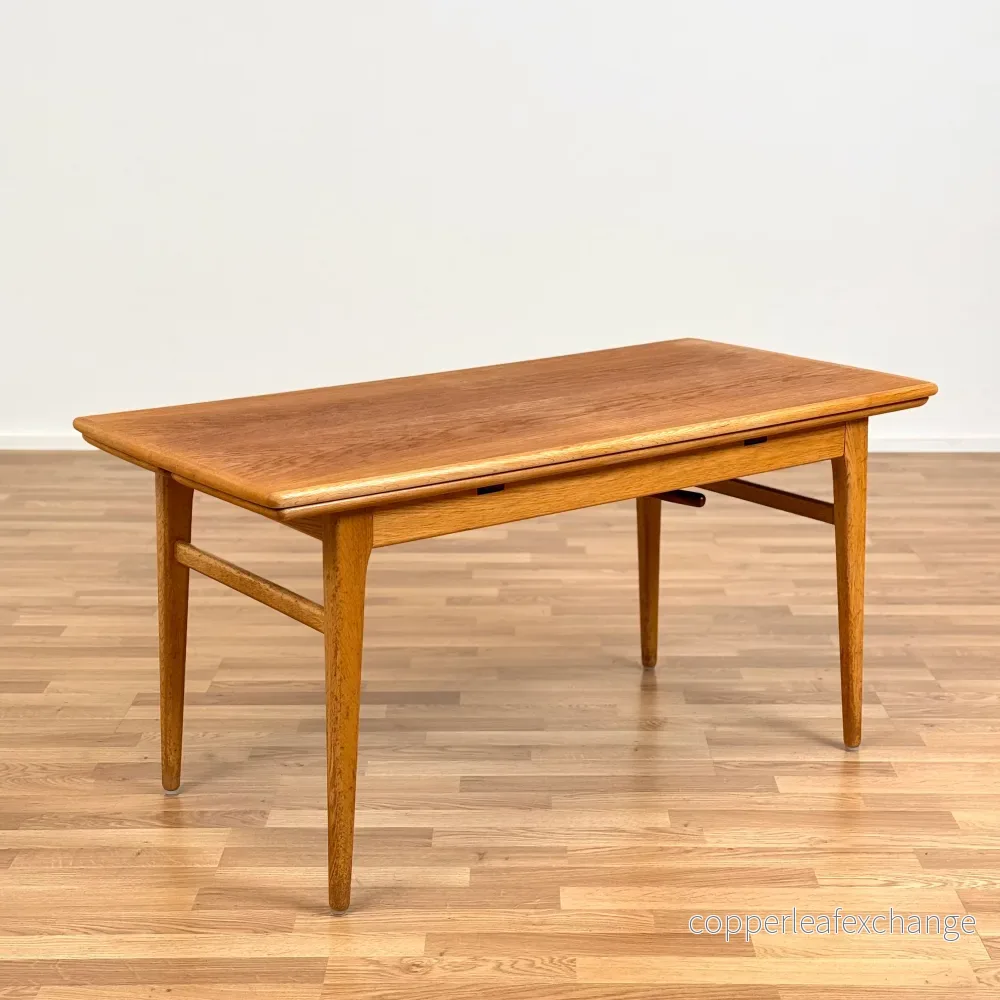 Förlängningsbart soffbord i ek, 1950-60-tal, Sverige