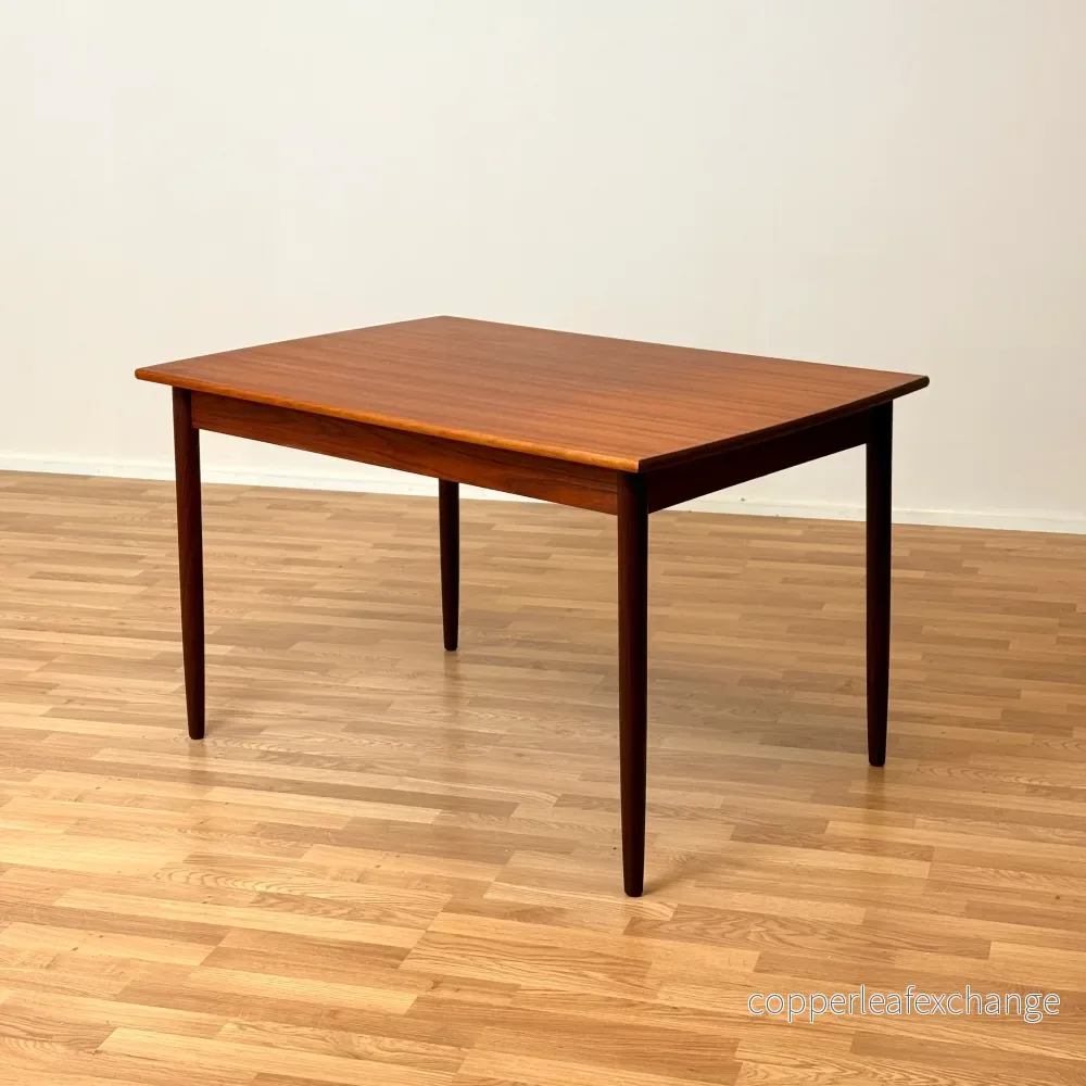 Danskt rektangulärt matbord i teak