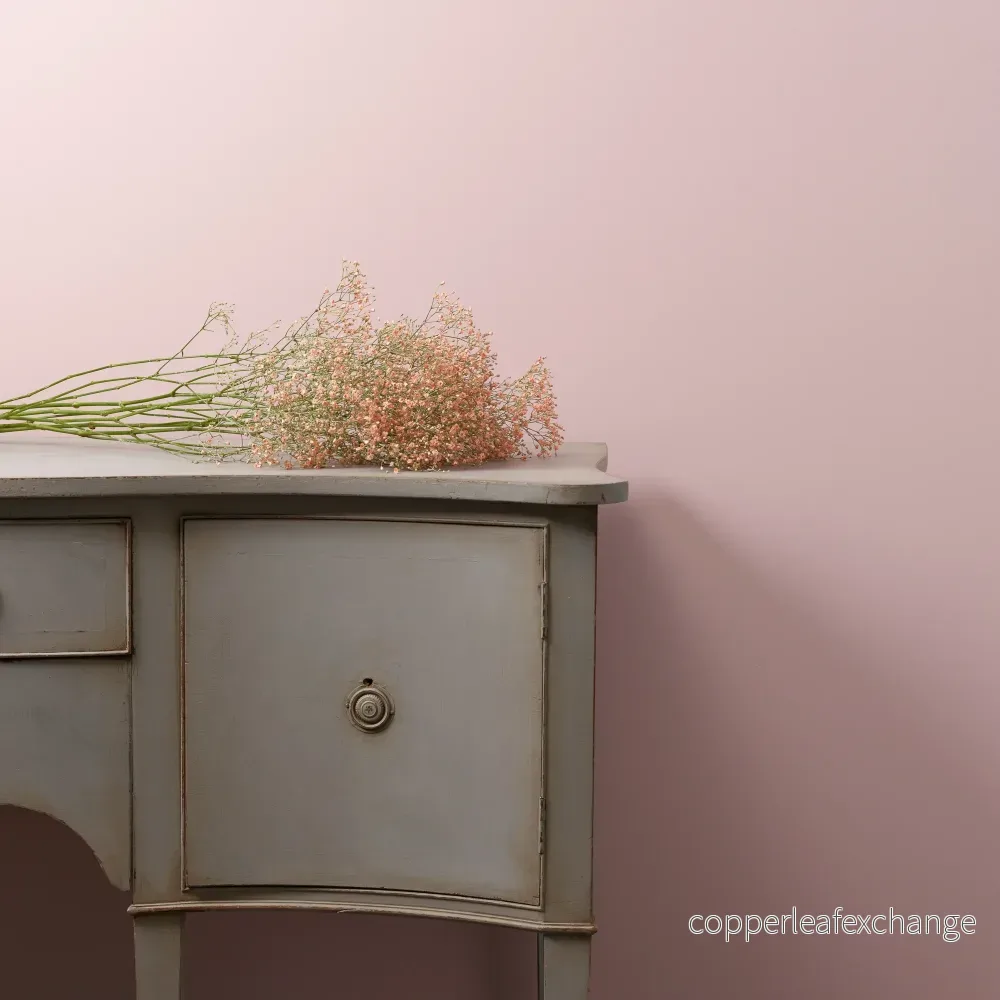 Rosy Dusk – dämpad ljusrosa väggfärg Rosy Dusk – dämpad ljusrosa väggfärg