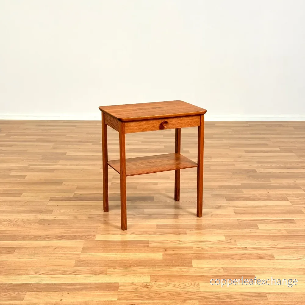 Sidobord i teak Sidobord i teak