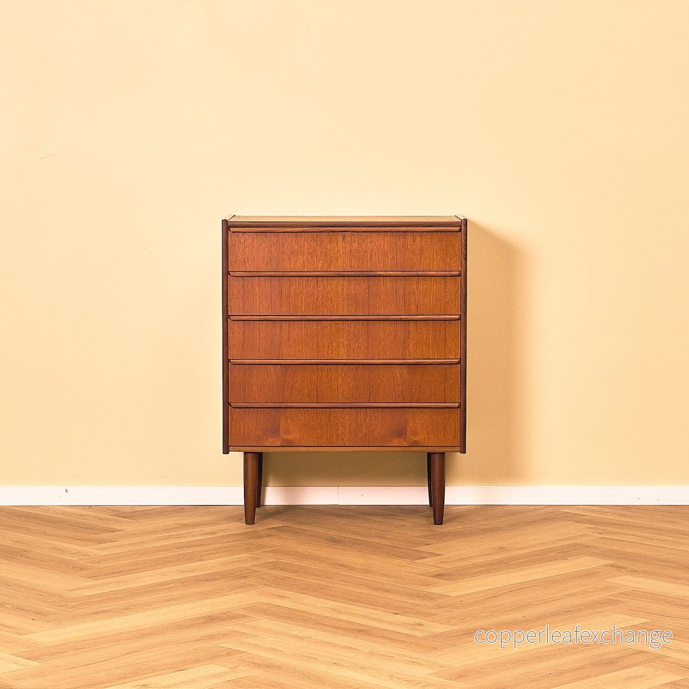Danish chest of drawers in teak