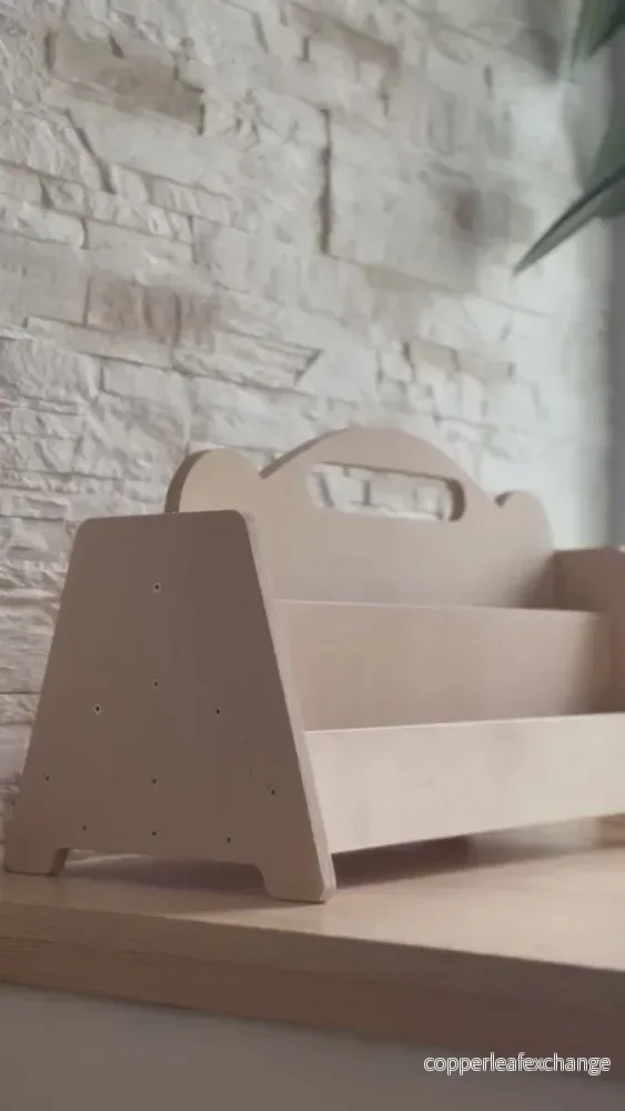 Montessori dubbelsidig bokdisplay i trä för barn - Finns i flera färger - Bild 2