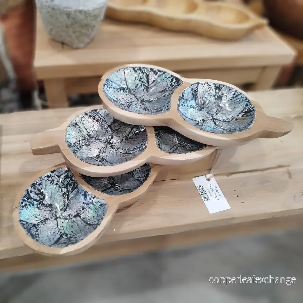 GILI Snäckskalsskålar i Teak – Handgjorda Serveringsskålar med Naturliga Snäckskal GILI Snäckskalsskålar i Teak – Handgjorda Serveringsskålar med Naturliga Snäckskal