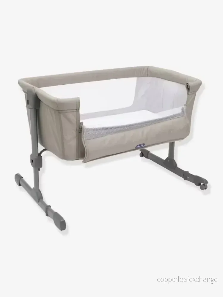 Chicco Next2Me Essential Bedside Crib Chicco Next2Me Essential Bedside Crib