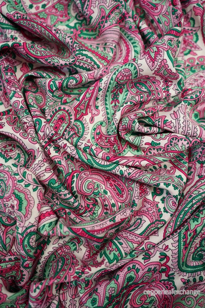 Viscose – Patterned – Paisley – Pink, Green – 2639 Viscose – Patterned – Paisley – Pink, Green – 2639