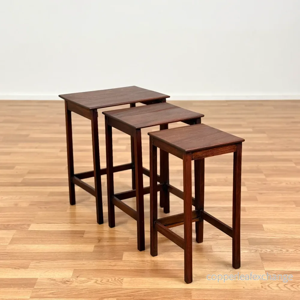 Litet set med 3 satsbord i betsad teak, 1950-60-tal, Sverige