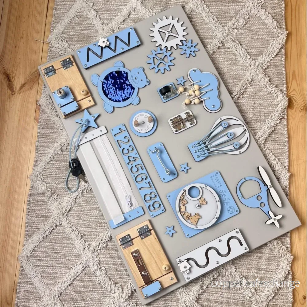 Montessori-aktivitetsbräda med dörrar & lås – 40 × 60 cm - Bild 2