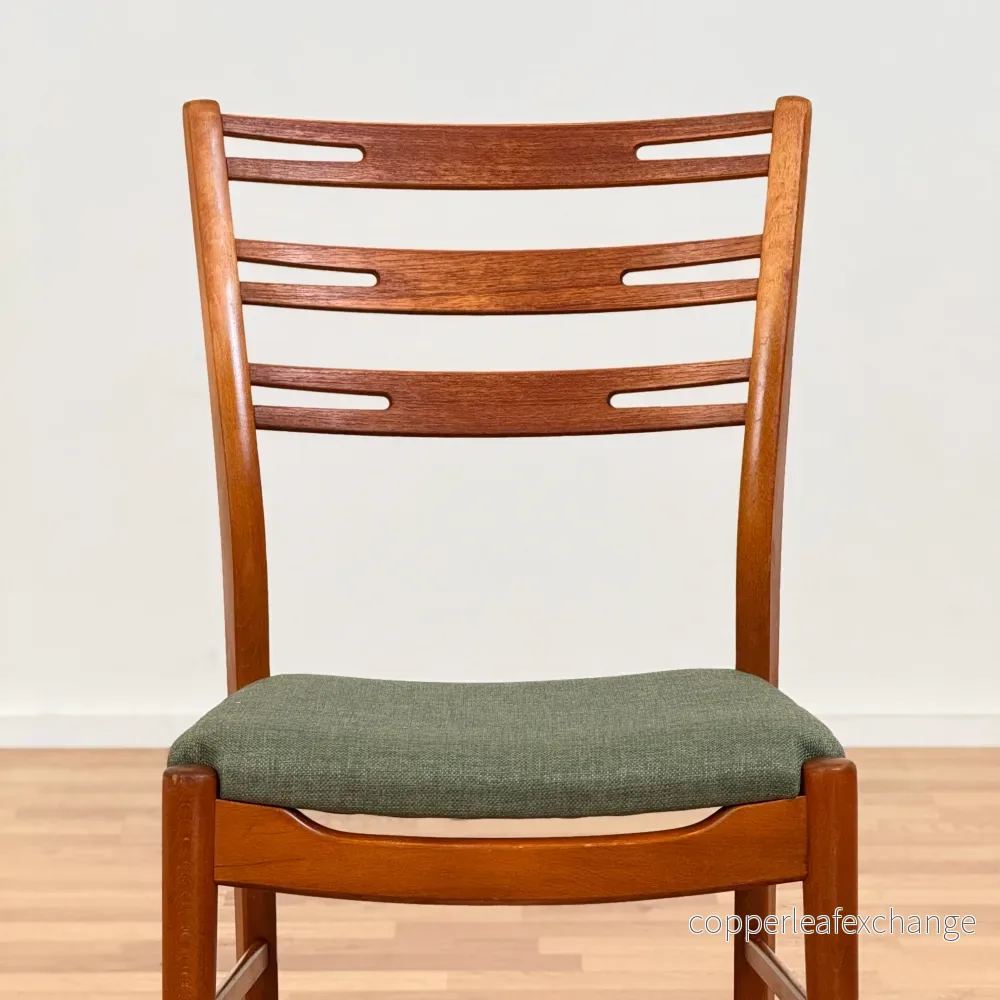 Set om 6 matstolar i teak, 'modell 219', av Farstrup, 1960-talet, Danmark - Bild 2