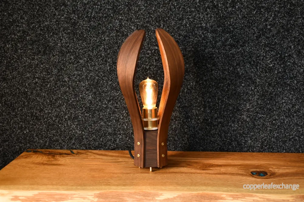 Elegant bordslampa i valnöt Valnötsblomman - Bild 2