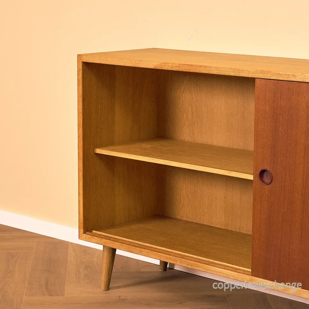 Svensk sideboard i teak och ek av Børge Mogensen för Karl Andersson & Söner - Bild 3