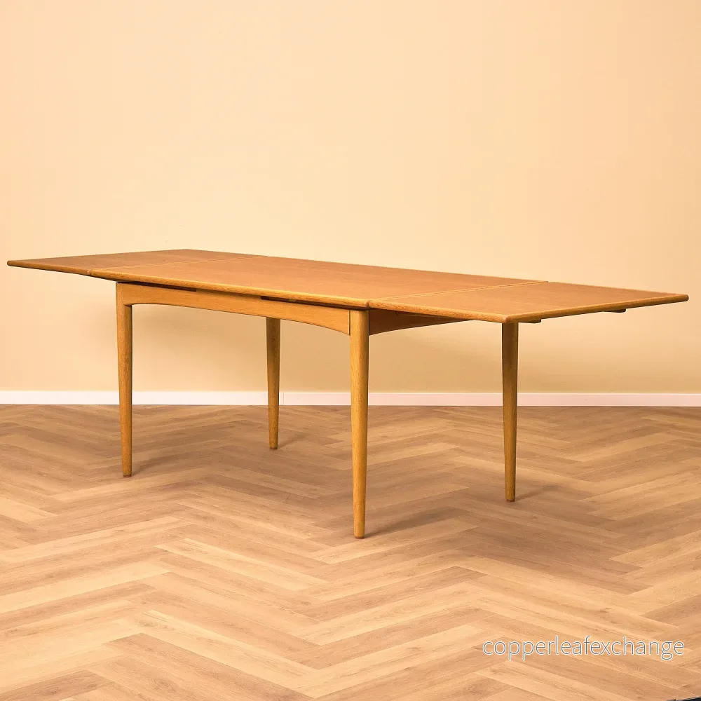 Svenskt rektangulärt matbord i teak och ek från NK Verkstäder - Bild 2