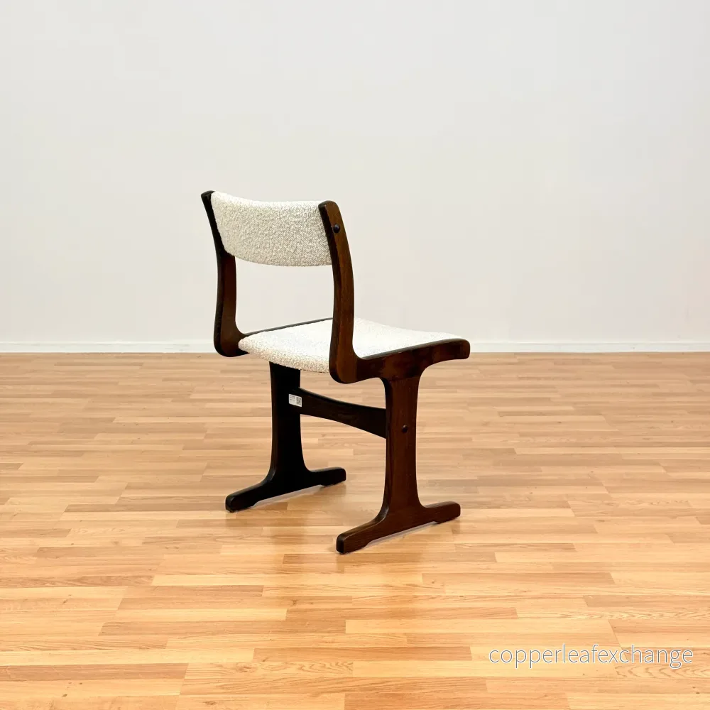 Danskt set med 4 matstolar i betsad teak - Bild 3