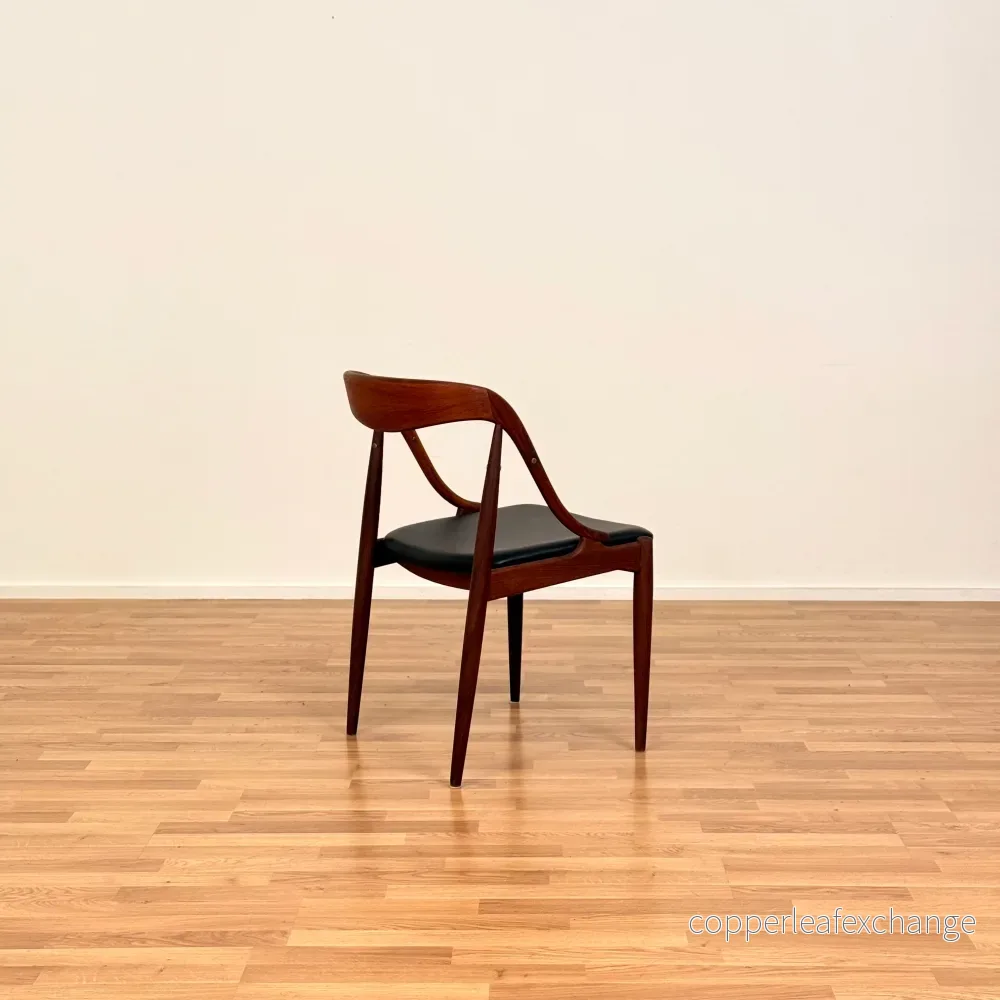 Set om 4 matstolar i teak av Johannes Andersen för Uldum, 1950-60-tal, Danmark - Bild 3