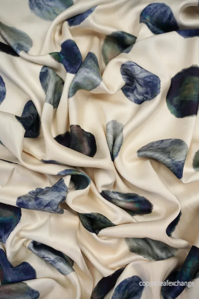 Viscose satin – Patterned – Dot – Large – Blue – 2605 Viscose satin – Patterned – Dot – Large – Blue – 2605