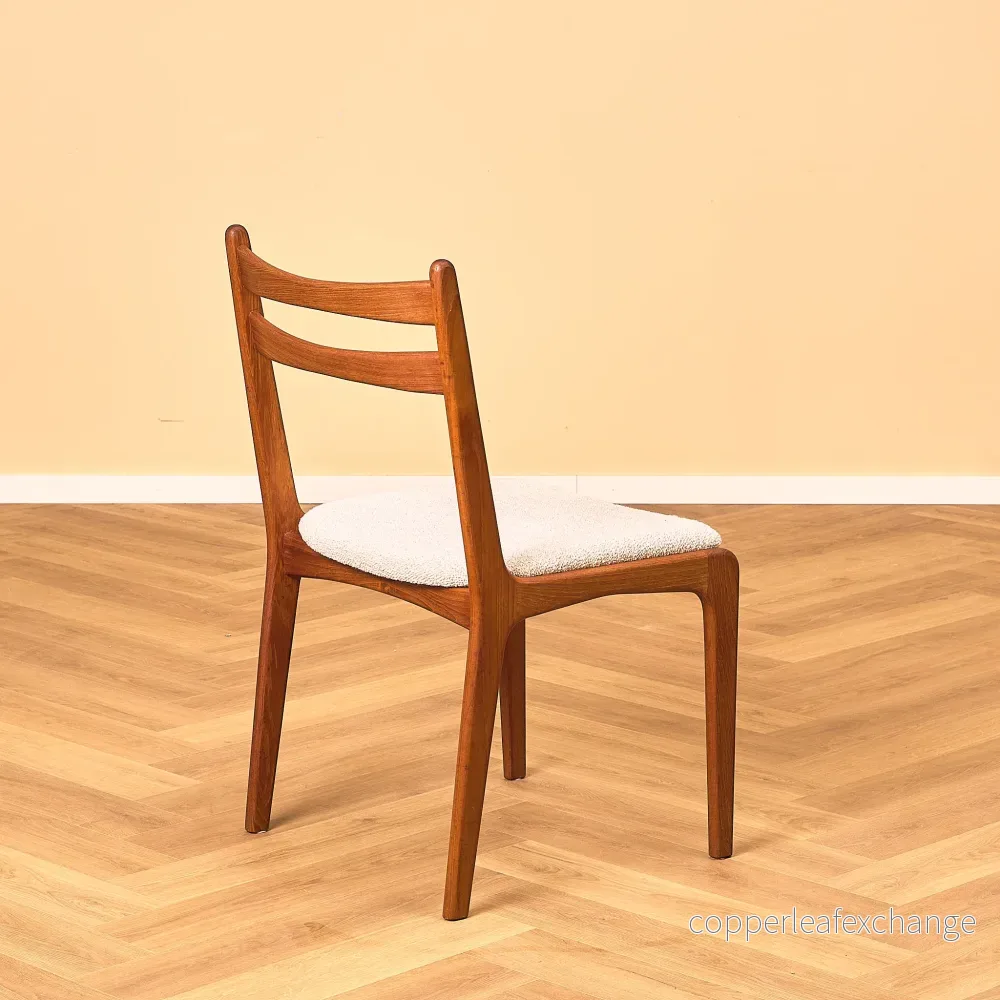 Danskt set med 4 matstolar i teak - Bild 3