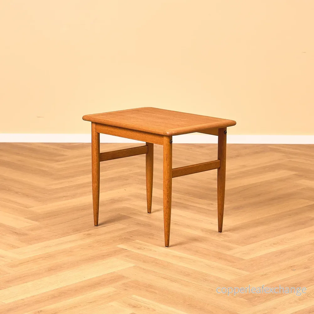 Svenskt sidobord i teak av HMB Möbler Rörvik Svenskt sidobord i teak av HMB Möbler Rörvik