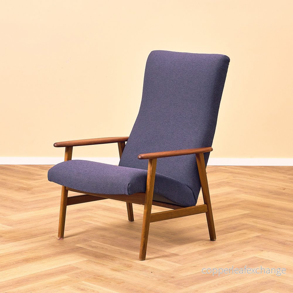 Fåtölj i teak och ek Fåtölj i teak och ek