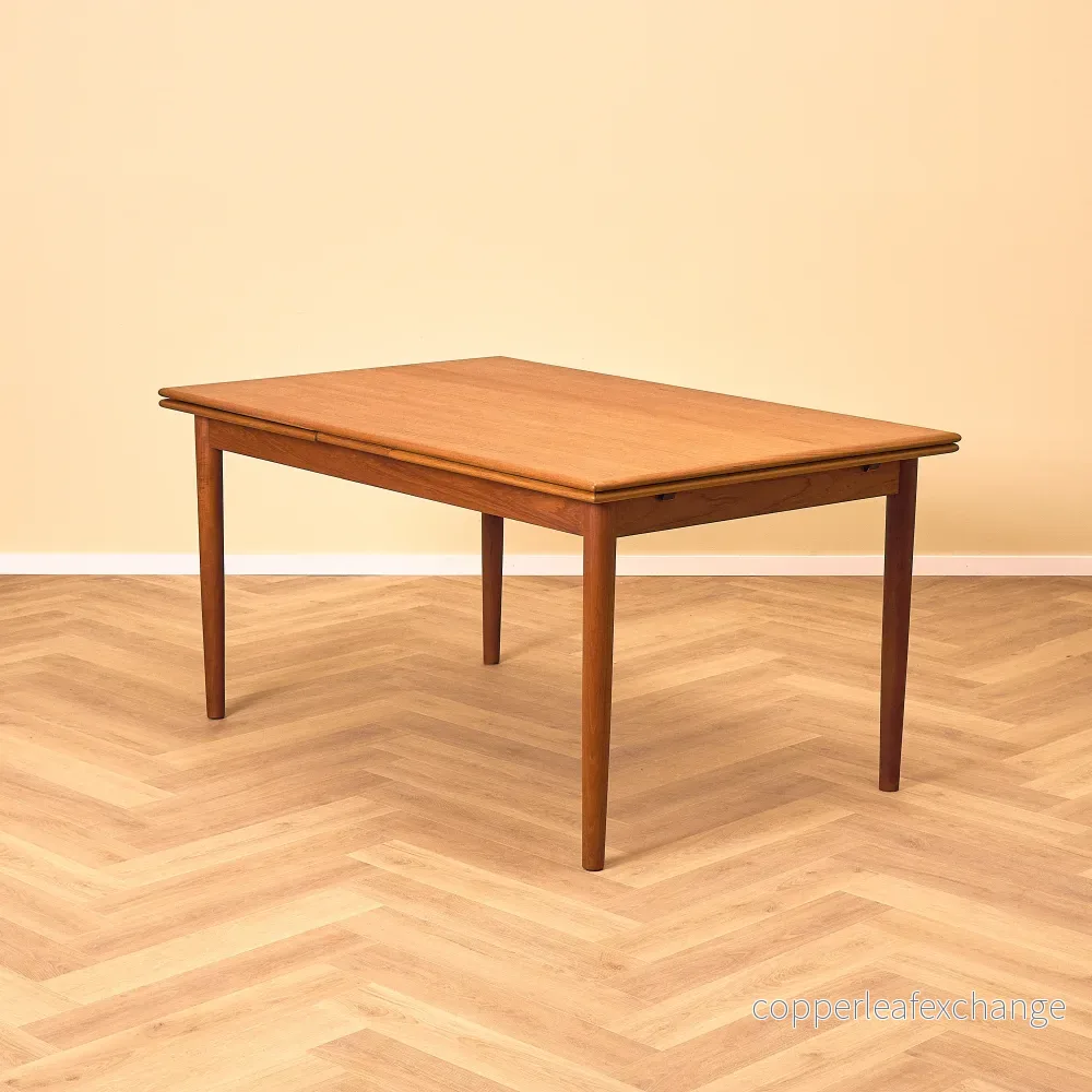 Danskt matbord i teak