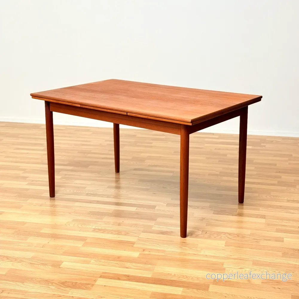 Danskt rektangulärt matbord i teak