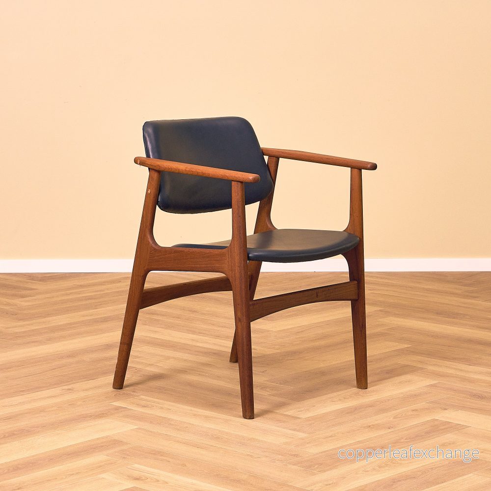 Danskt set med 4 matstolar med armstöd i teak av Arne Vodder för Vamo Furniture Factory, modell "Lene" - Bild 2