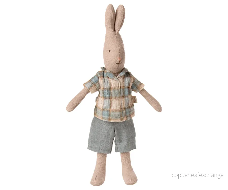 Maileg – Kanin pojke, klassisk med skjorta och shorts, bunny size 1 Maileg – Kanin pojke, klassisk med skjorta och shorts, bunny size 1