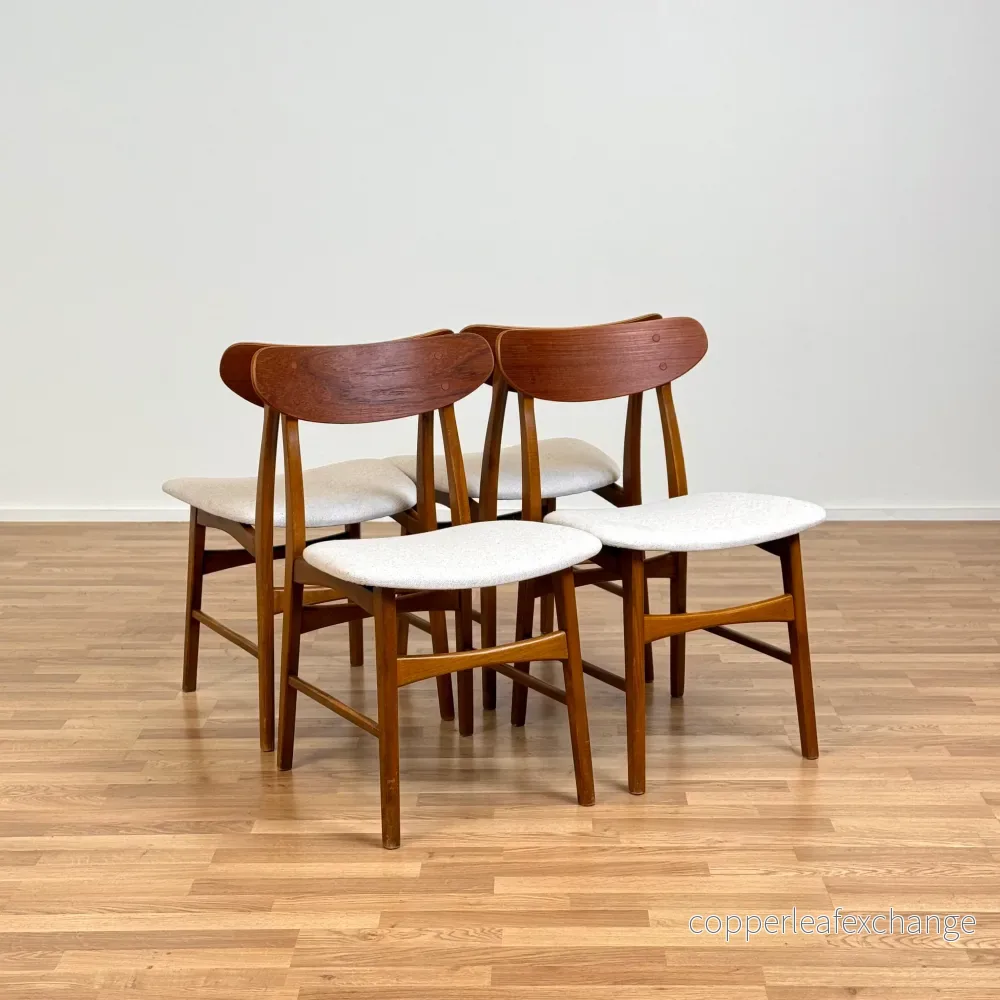 Set om 4 matstolar i teak och bok, 1960-tal, Danmark