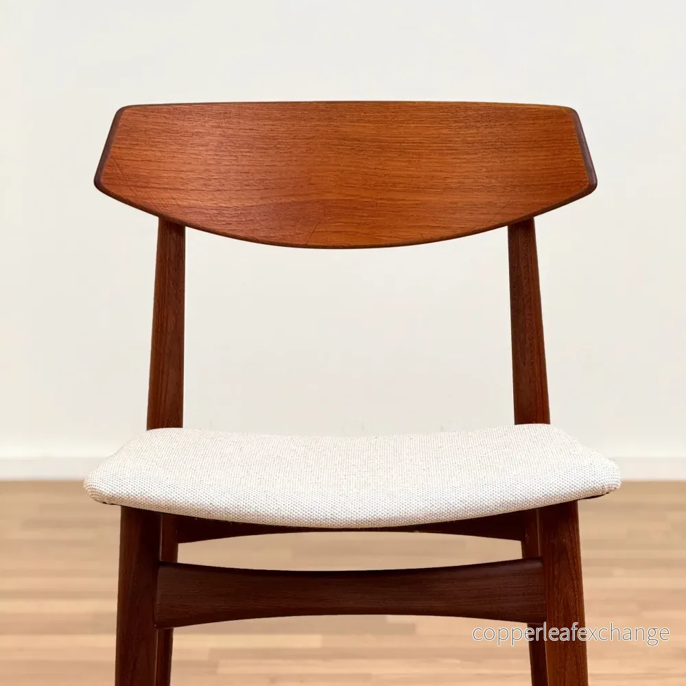 Set om 6 matstolar i teak och valnöt, 1950-60-tal, Danmark - Bild 2