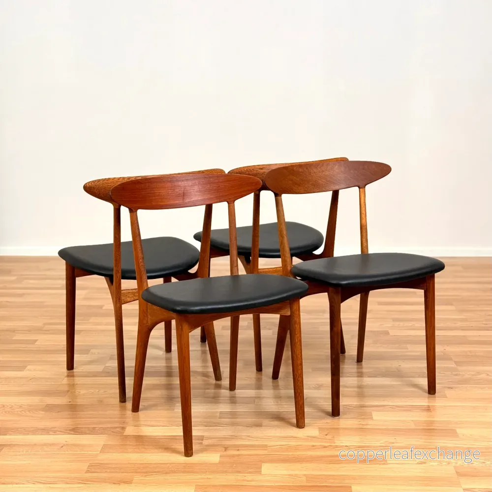 Set om 4 stolar i ek och teak, modell Skagen av Kurt Ostervig, 1950-60-tal, Danmark Set om 4 stolar i ek och teak, modell Skagen av Kurt Ostervig, 1950-60-tal, Danmark