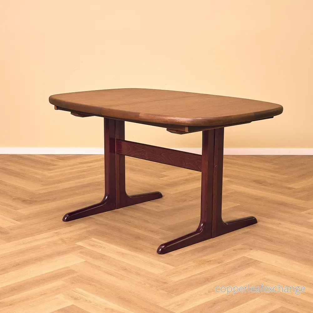 Dansk oval matbord i mahogny från Skovby Møbelfabrik