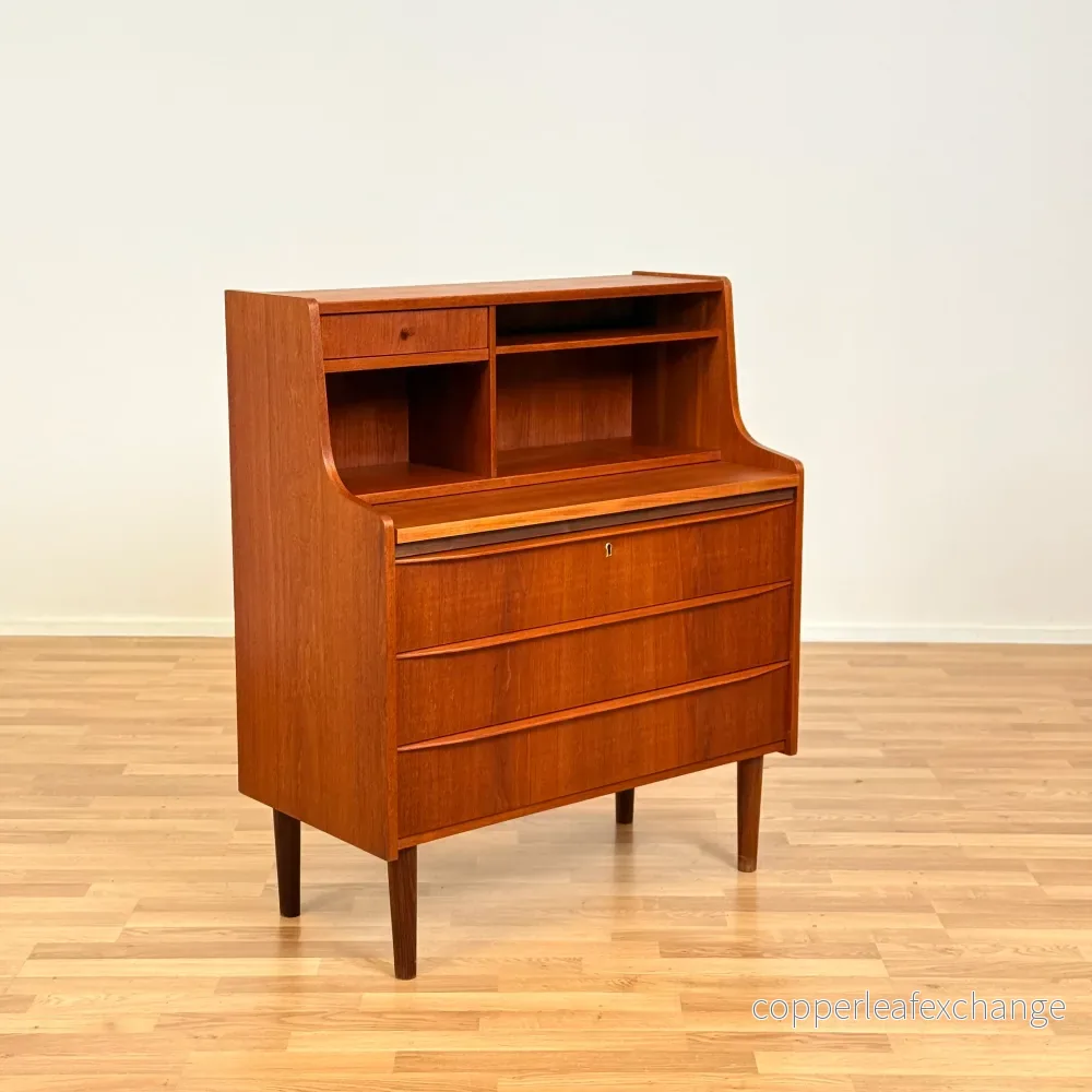 Dansk sekretärskåp i teak