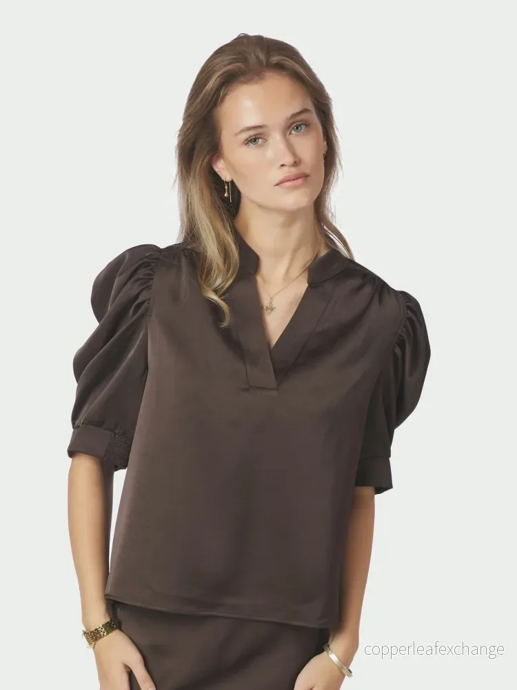 Roella Heavy Sateen Blouse Dark Brown Roella Heavy Sateen Blouse Dark Brown