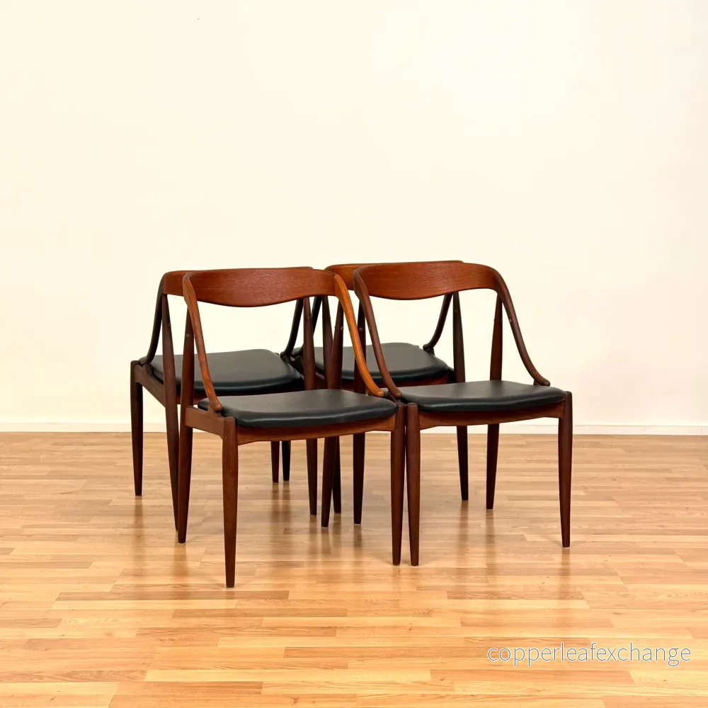 Set om 4 matstolar i teak av Johannes Andersen för Uldum, 1950-60-tal, Danmark