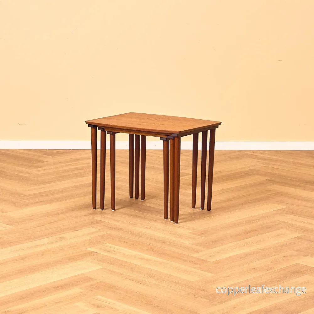Danskt set med satsbord i teak - Bild 2