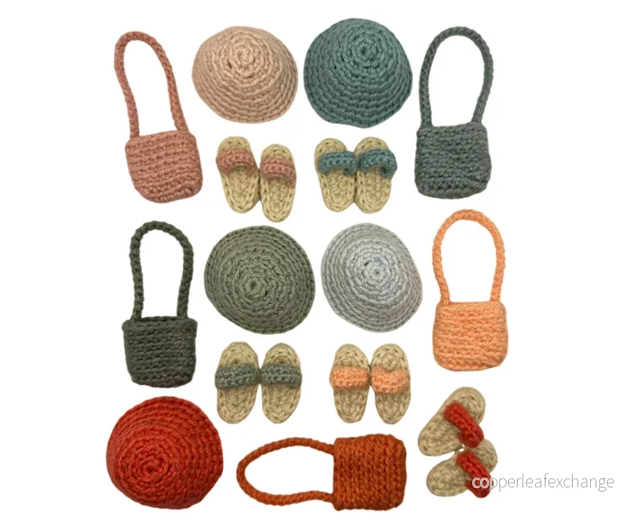 Miniatyr – Strandset med hatt, skor och axelväska för storasyster och storebror mus - Bild 2