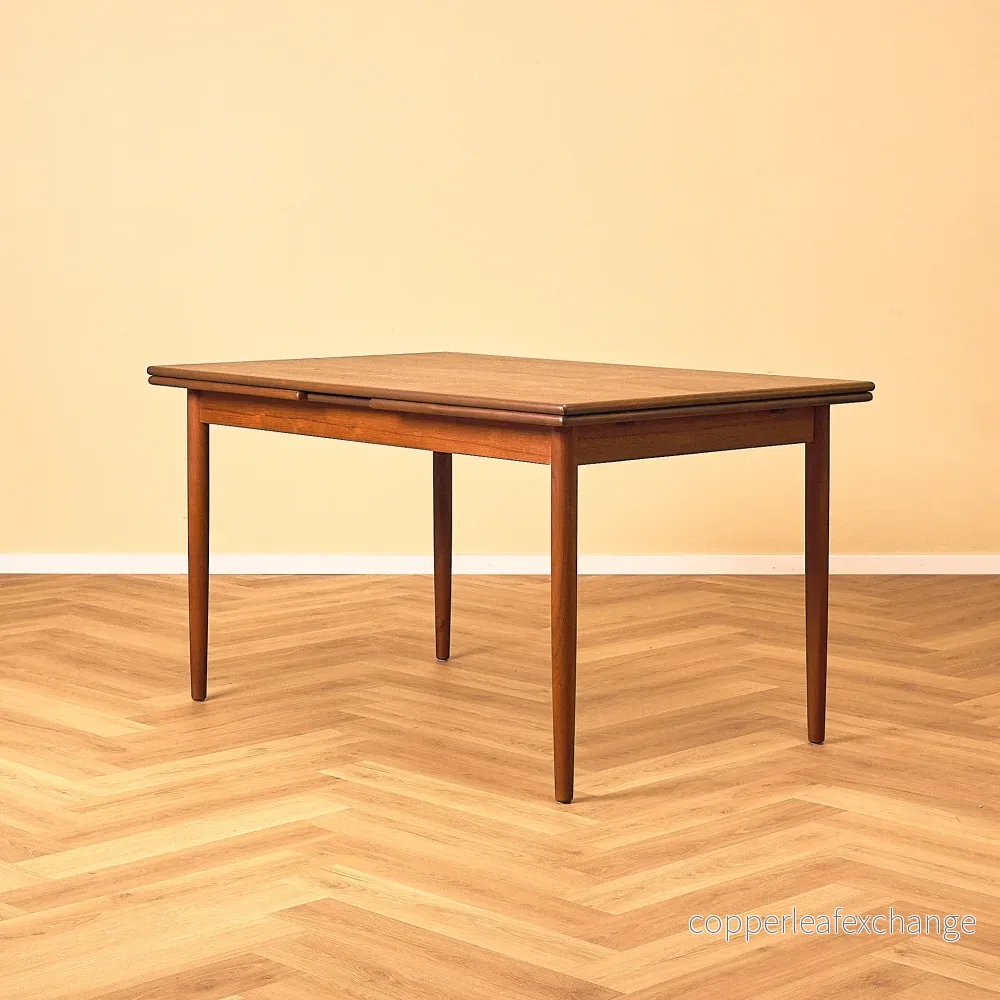 Danskt matbord i teak