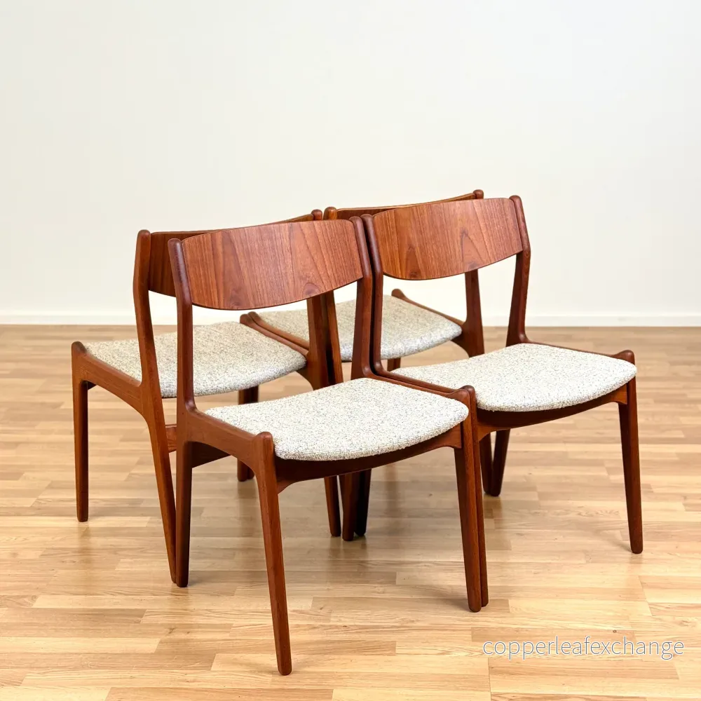 Set om 4 matstolar i massiv teak av Herning Kjaernulf, 1950-60-tal, Danmark