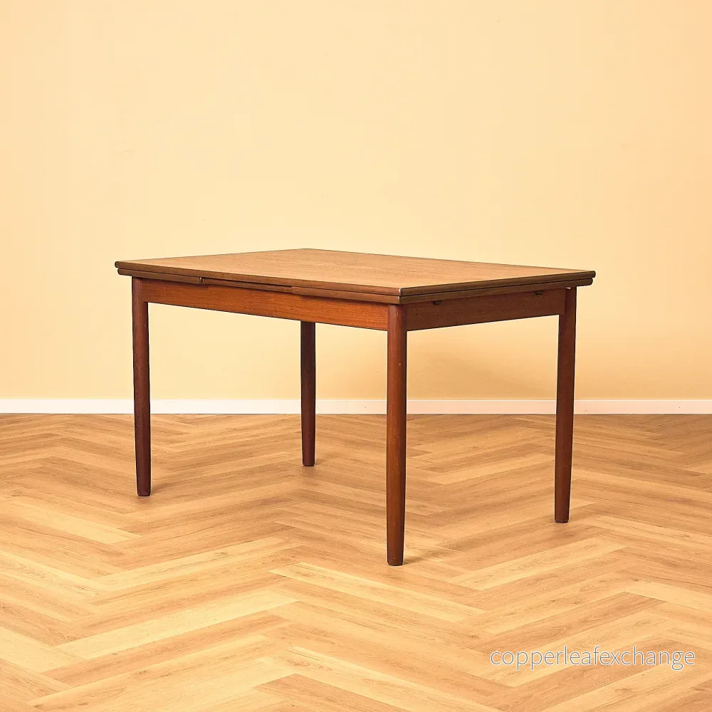 Danish dining table in teak Danish dining table in teak
