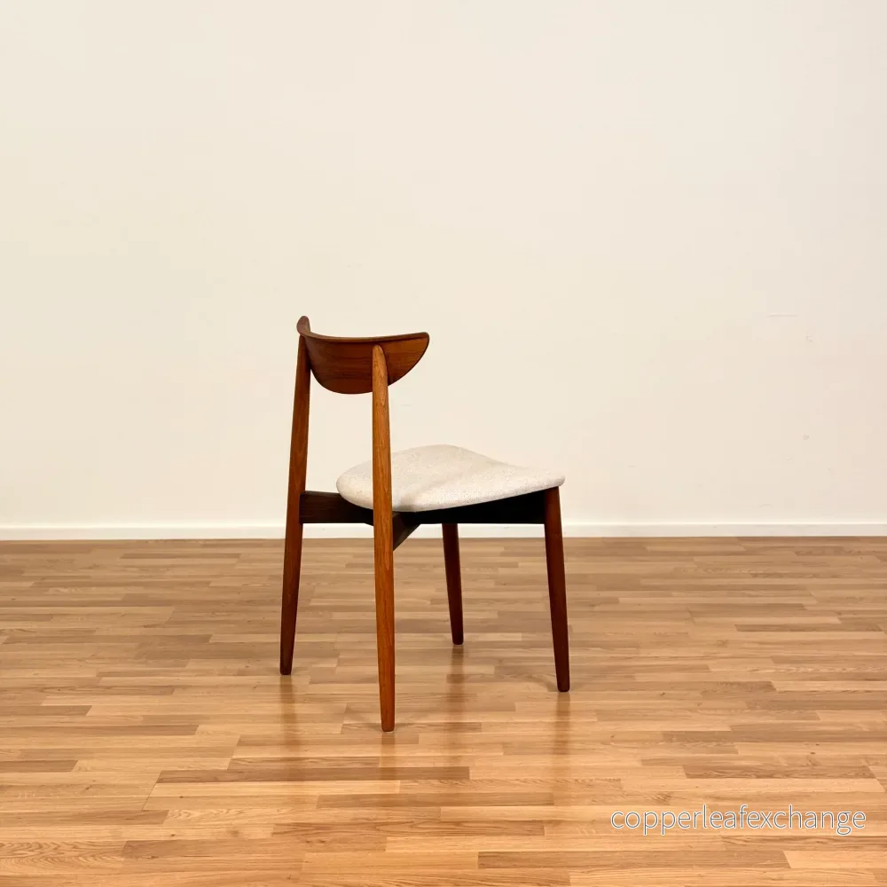 Set om 6 matstolar i valnöt av Harry Østergaard, 1950-60-tal, Danmark - Bild 3