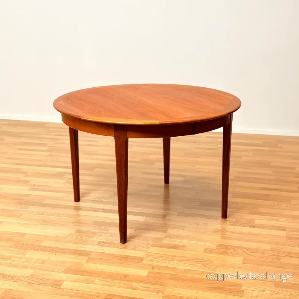 Stor dansk rund matbord i teak