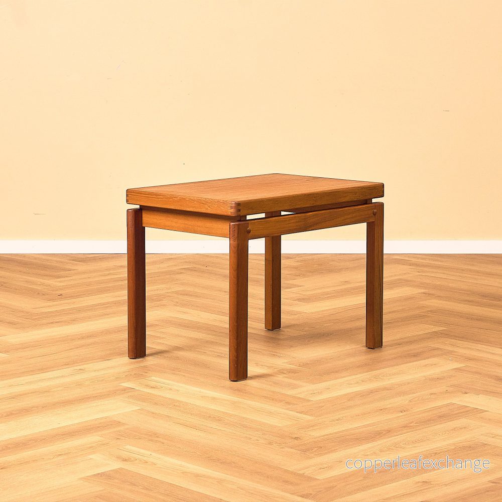 Danskt sidobord i teak av Trioh Danskt sidobord i teak av Trioh