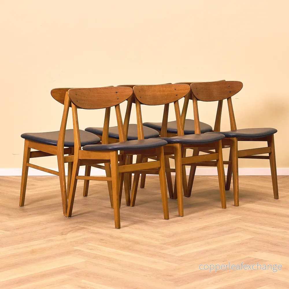 Matstolar i teak & bok av Farstrup, modell 210